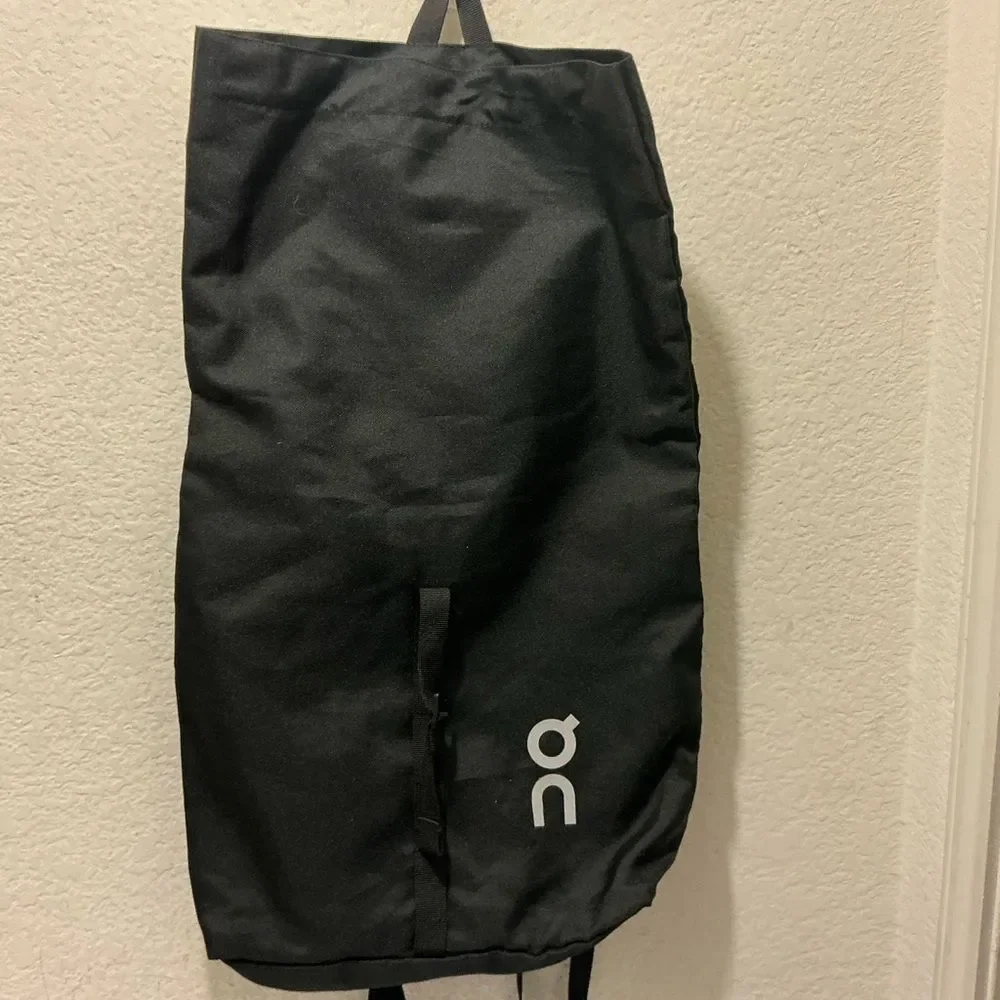 On Cloud Ambassador Backpack Tote Running Bag Unisex Black Pack Bag Reflective